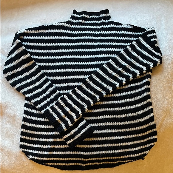 Express Black and White Striped Turtleneck Sweater - Picture 1 of 3